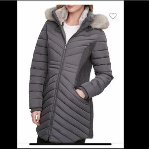 NWOT DKNY gray faux fur trim hooded stretch puffer coat